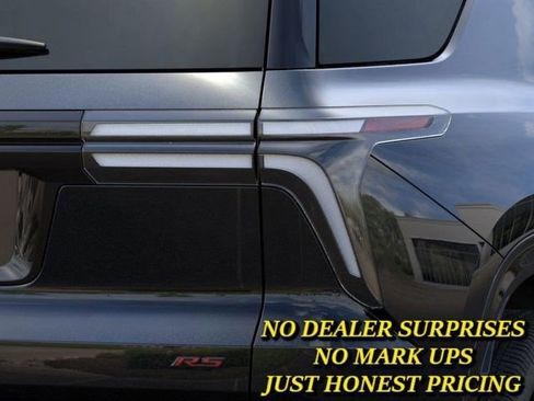 New 2026 Chevrolet Traverse RS FWD image 11