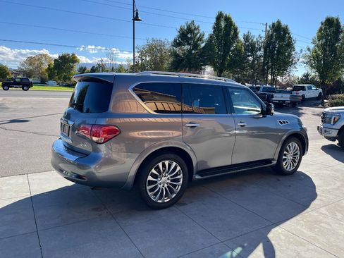 Used 2016 INFINITI QX80 4WD w/ Deluxe Technology Package image 35