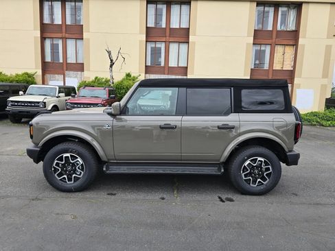 New 2026 Ford Bronco Outer Banks AWD/4WD image 2
