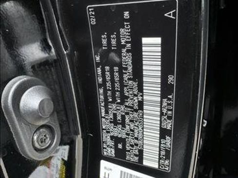 Used 2021 Toyota Highlander LE AWD/4WD image 23