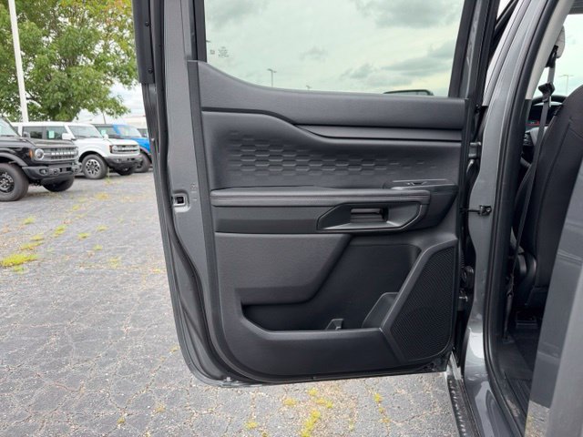 New 2026 Ford Ranger XLT w/ Black Appearance Package RWD image 19