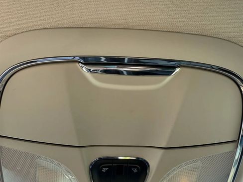 Used 2017 Jeep Cherokee Limited image 32