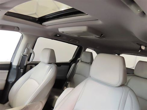 Used 2023 Honda Odyssey Touring image 18