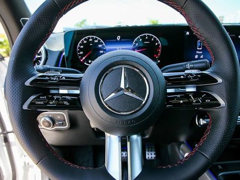 Certified 2025 Mercedes-Benz GLB 250 image 14