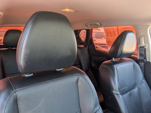Used 2018 Nissan Rogue Sport SL FWD image 3