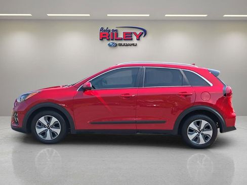 Used 2022 Kia Niro LX image 2