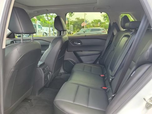 Used 2023 Nissan Rogue SV w/ SV Premium B Package FWD image 12