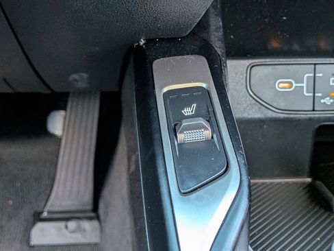 Certified 2025 Kia Sorento S image 35