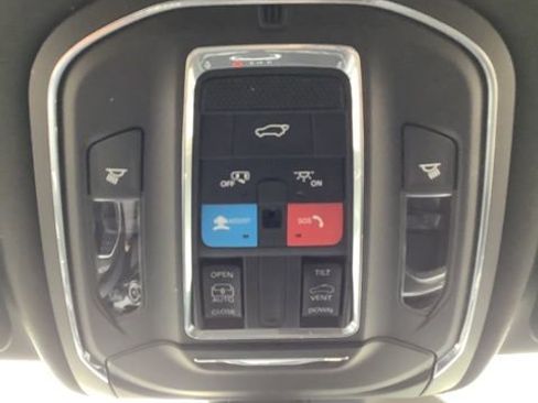 Used 2023 Jeep Grand Cherokee Altitude AWD/4WD image 26