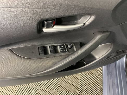 Used 2021 Toyota Corolla LE FWD image 14