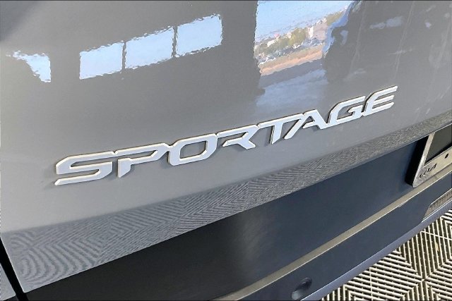 Certified 2026 Kia Sportage EX w/ EX Panorama Roof Package FWD image 22