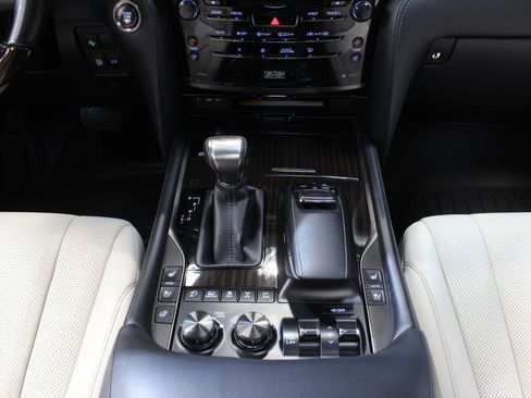 Used 2019 Lexus LX 570 4WD w/ Inspiration Series image 70