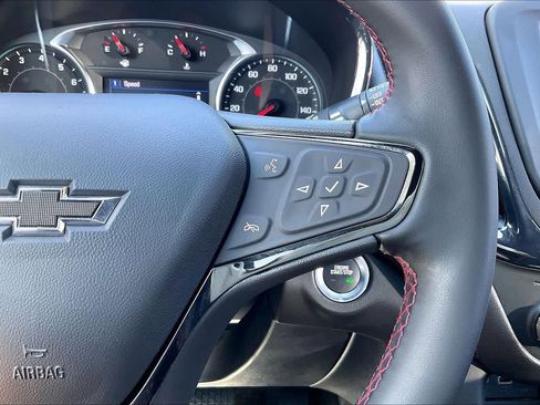 Used 2023 Chevrolet Equinox RS FWD image 19