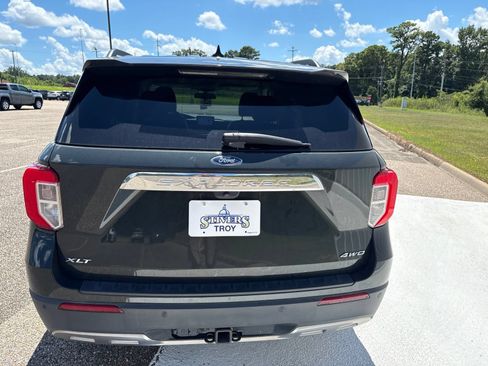 Used 2023 Ford Explorer XLT w/ Equipment Group 202A AWD/4WD image 4