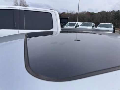 Used 2016 Nissan Sentra SL w/ Technology Package image 9