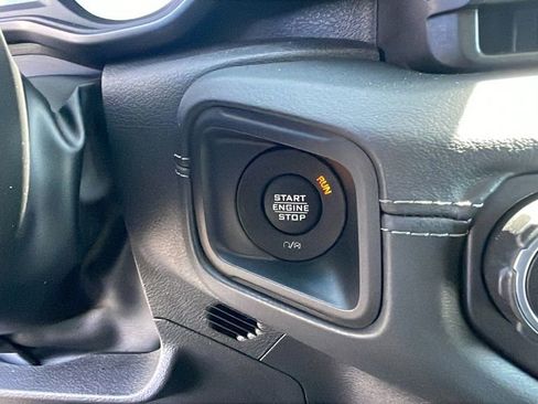 Used 2024 Jeep Wrangler Unlimited Sahara w/ Technology Group AWD/4WD image 20