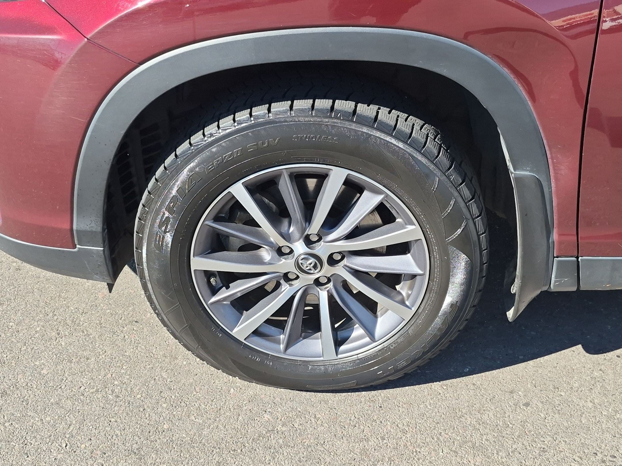 Used 2019 Toyota Highlander XLE AWD/4WD image 13