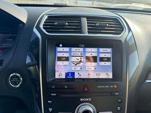 Used 2019 Ford Explorer Limited w/ Class III Trailer Tow Package AWD/4WD image 29
