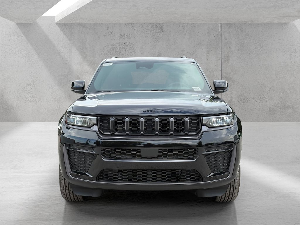 New 2026 Jeep Grand Cherokee Altitude RWD image 2