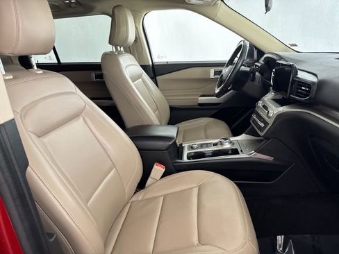 Used 2021 Ford Explorer XLT w/ Equipment Group 202A image 25