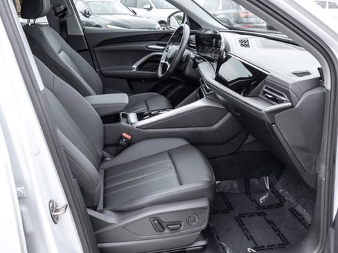 Certified 2025 Audi Q5 Premium w/ Convenience Package AWD/4WD image 26
