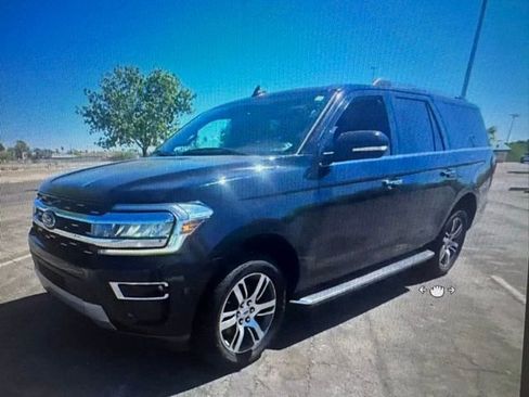 Used 2022 Ford Expedition Max Limited image 3