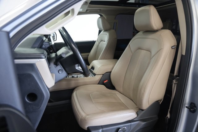 Used 2023 Ford Expedition Limited AWD/4WD image 17