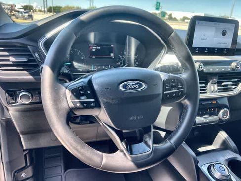 Used 2022 Ford Escape SE w/ Convenience Package FWD image 17