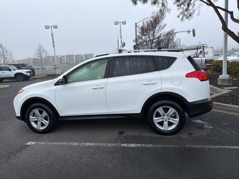 Used 2013 Toyota RAV4 XLE image 18