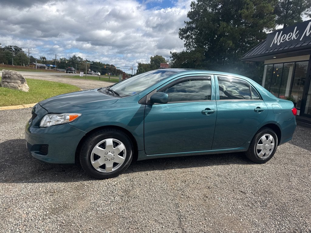 Used 2010 Toyota Corolla LE FWD image 4