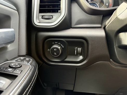 Used 2023 RAM 2500 Big Horn w/ Level 1 Equipment Group AWD/4WD image 18