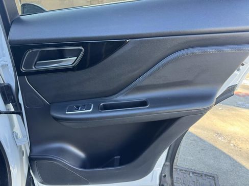 Used 2020 Jaguar F-PACE Premium image 26