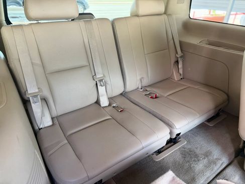 Used 2014 Cadillac Escalade Luxury AWD/4WD image 28