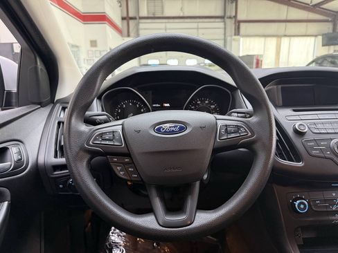 Used 2017 Ford Focus SE FWD image 22