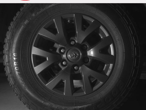 Used 2020 Toyota Tacoma SR5 image 30