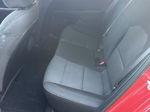 Used 2022 Kia Forte LXS w/ LXS Technology Package image 17