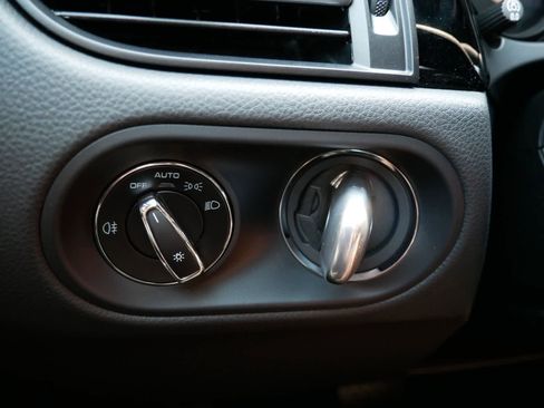 New 2025 Porsche Macan image 22