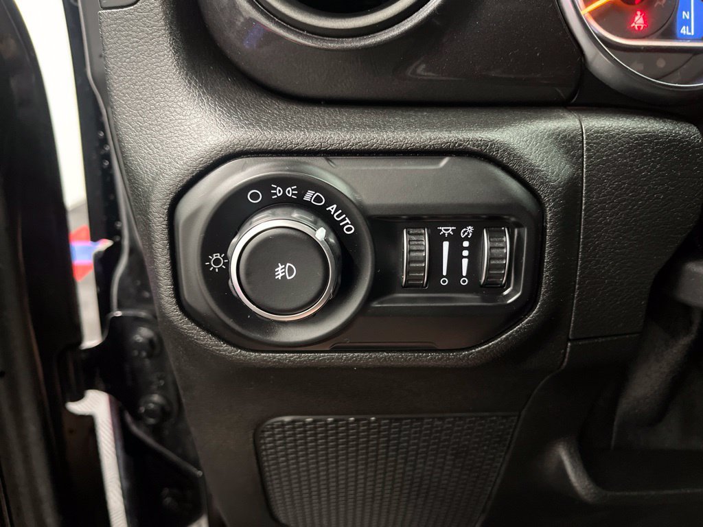 Used 2020 Jeep Wrangler Unlimited Sport AWD/4WD image 25