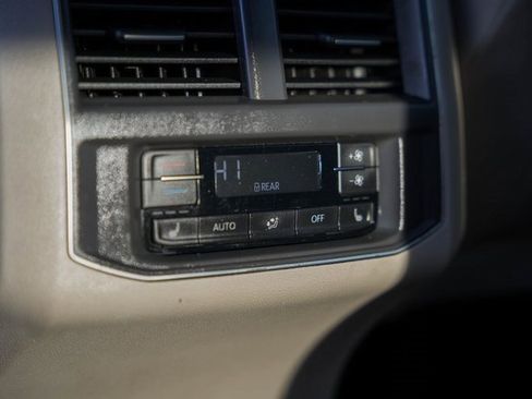 Used 2018 Volkswagen Atlas SEL Premium image 35