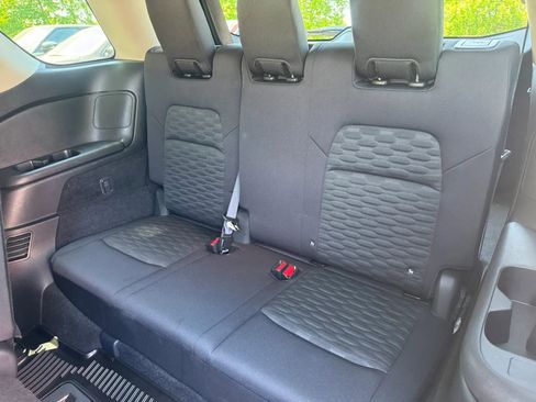 Used 2022 Nissan Pathfinder S FWD image 13