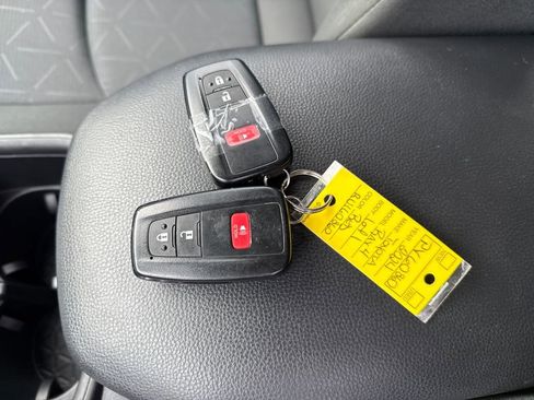 Used 2024 Toyota RAV4 XLE image 27