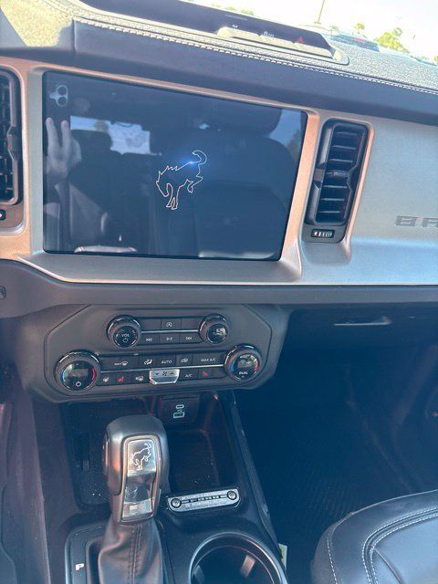 Used 2025 Ford Bronco Outer Banks w/ Black Appearance Package AWD/4WD image 11