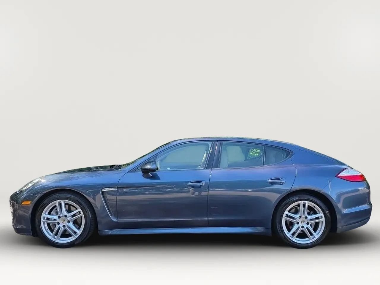 Used 2011 Porsche Panamera 4 AWD/4WD image 5