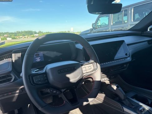 Used 2025 Dodge Charger Daytona R/T w/ Quick Order Package 25M R/T AWD/4WD image 19