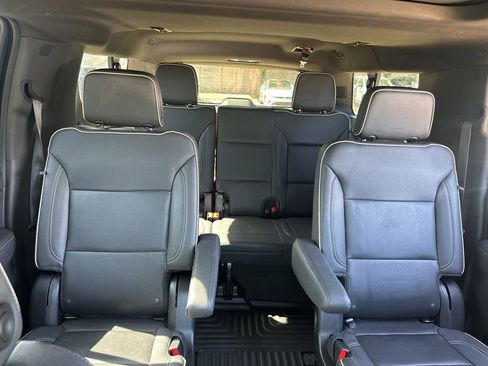 Used 2022 GMC Yukon XL SLT AWD/4WD image 25