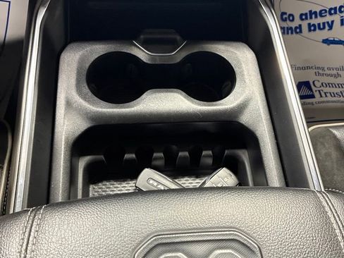 Used 2024 RAM 1500 Laramie AWD/4WD image 21