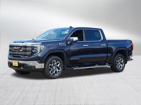 Used 2025 GMC Sierra 1500 SLT w/ SLT Premium Package AWD/4WD image 3