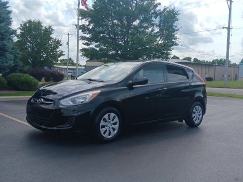 Used 2016 Hyundai Accent SE FWD image 1