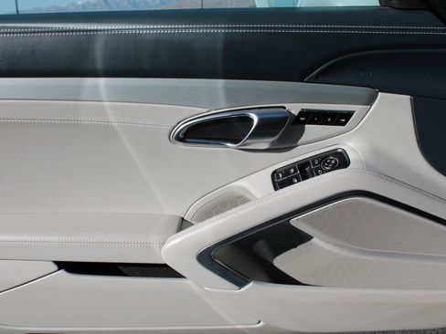 Used 2019 Porsche 911 Carrera 4S image 12