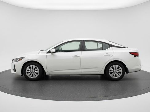 Used 2025 Nissan Sentra S image 5